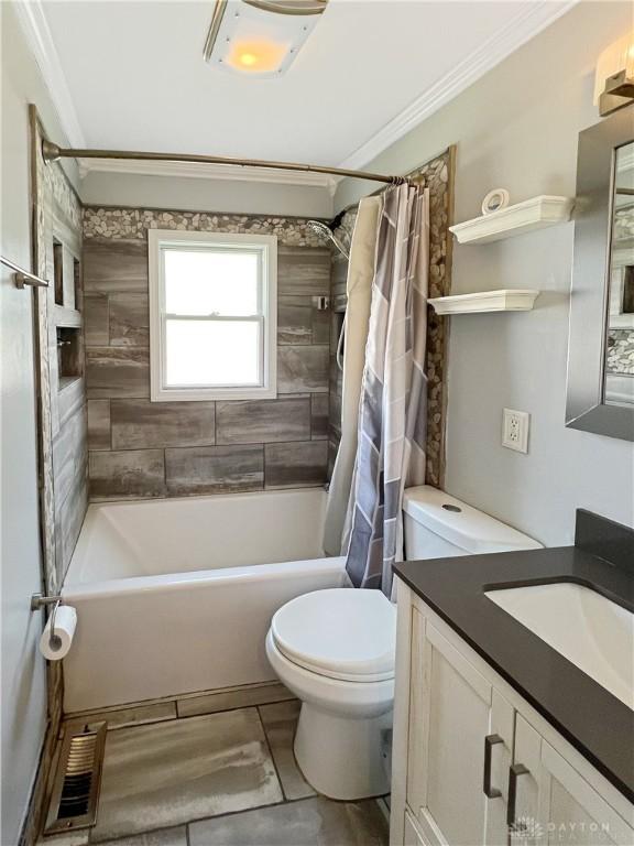 400 S Hayden Ave, Riverside, OH 45431 - bathroom with vanity, shower / tub combo with curtain, and crown molding