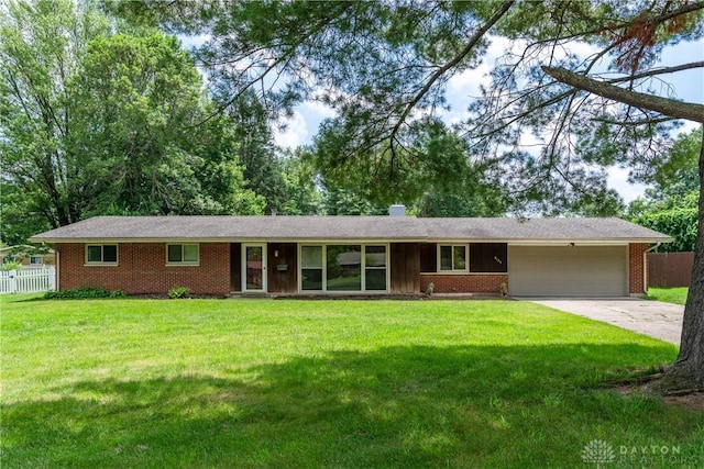 4155 Eckworth, Bellbrook, OH 45305 - single story home featuring brick siding, an attached garage, and driveway
