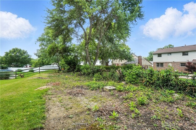 1023 Hilliard Dr, Delhi Twp, OH 45238 - view of yard