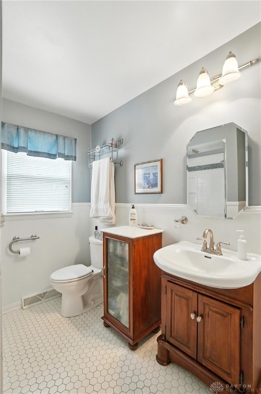 1804 Schirm Dr, Middletown, OH 45042 - bathroom with vanity and toilet