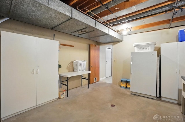 1804 Schirm Dr, Middletown, OH 45042 - finished basement with freestanding refrigerator