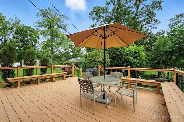 1804 Schirm Dr, Middletown, OH 45042 - wooden terrace featuring outdoor dining area