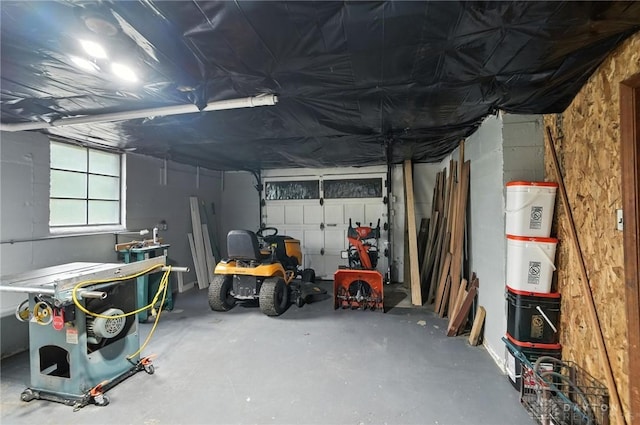 945 Oakland Dr, Beavercreek Twp, OH 45434 - view of garage
