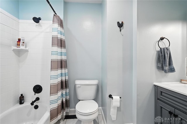 945 Oakland Dr, Beavercreek Twp, OH 45434 - full bathroom featuring vanity and shower / tub combo with curtain