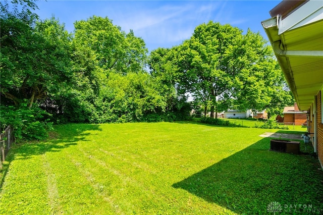 925 Robinette Ave, Vandalia, OH 45377 - view of yard