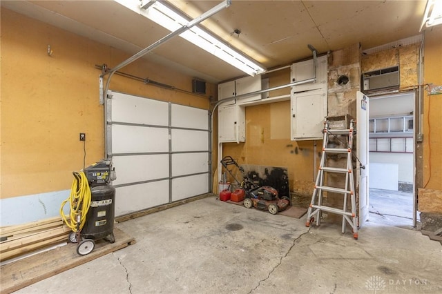 2817 Whittier Ave, Dayton, OH 45420 - view of garage