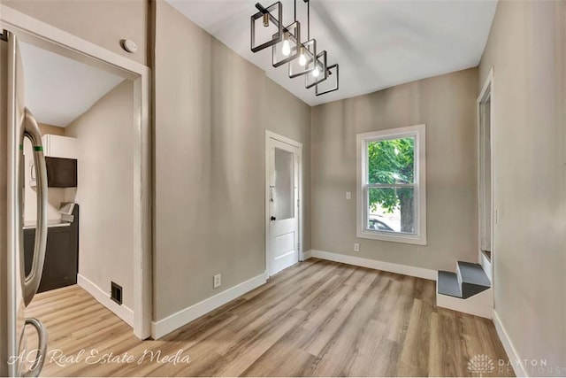 200 Garfield St, Middletown, OH 45044 - entryway with light wood-style flooring