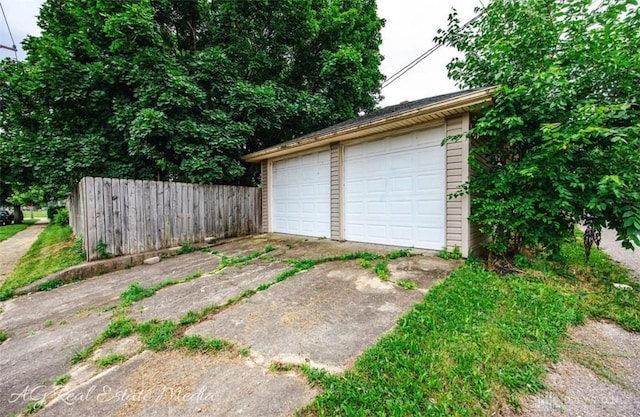 200 Garfield St, Middletown, OH 45044 - view of detached garage