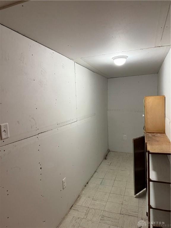 4904 Alpha Rd, Springfield, OH 45504 - basement featuring light flooring