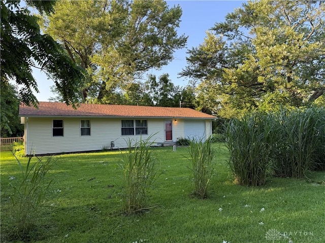 4904 Alpha Rd, Springfield, OH 45504 - view of front facade featuring a front lawn