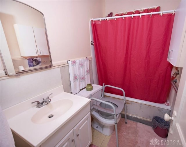 2107 Woodlawn Ave, Middletown, OH 45044 - bathroom with shower / tub combo, vanity, and tile patterned floors