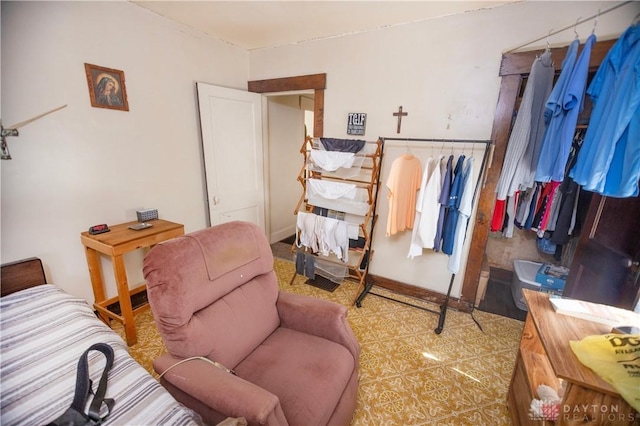 2107 Woodlawn Ave, Middletown, OH 45044 - bedroom with a closet