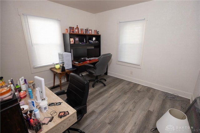 2107 Woodlawn Ave, Middletown, OH 45044 - office area with plenty of natural light and wood finished floors