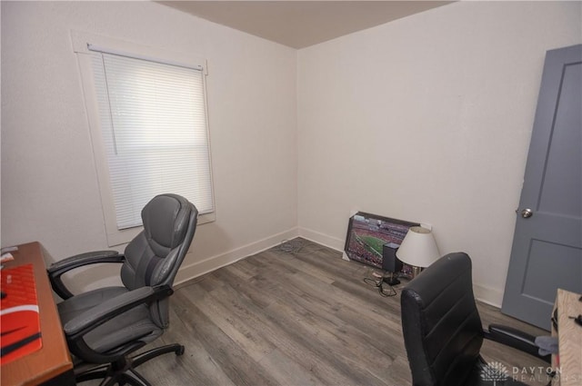 2107 Woodlawn Ave, Middletown, OH 45044 - office featuring wood finished floors and baseboards