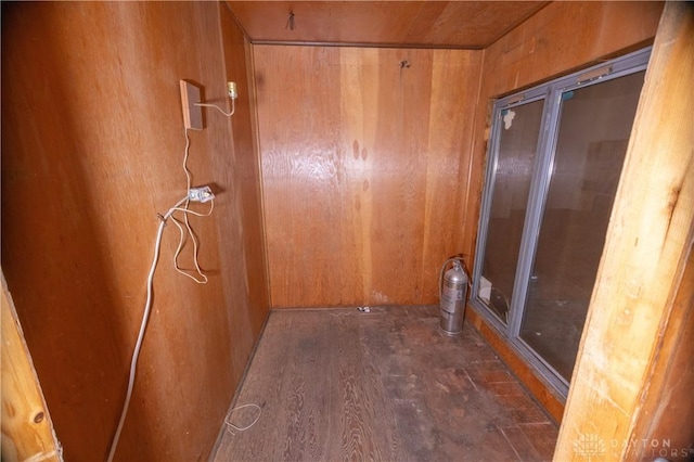 2107 Woodlawn Ave, Middletown, OH 45044 - detailed view of wood finished floors