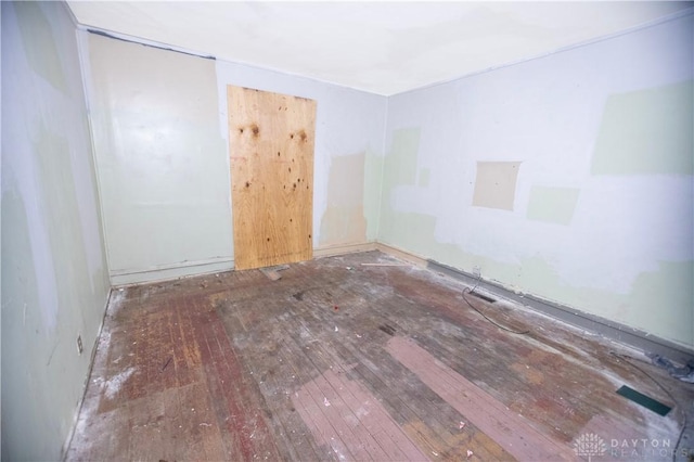 2107 Woodlawn Ave, Middletown, OH 45044 - empty room with hardwood / wood-style floors