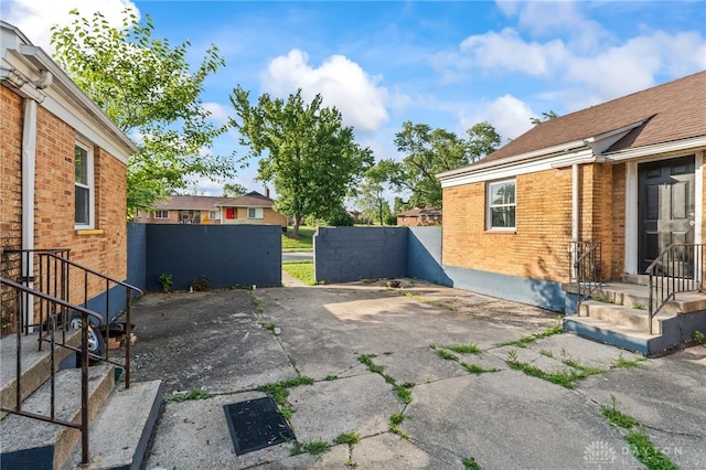 3558 Stanford Pl, Dayton, OH 45406 - view of patio / terrace