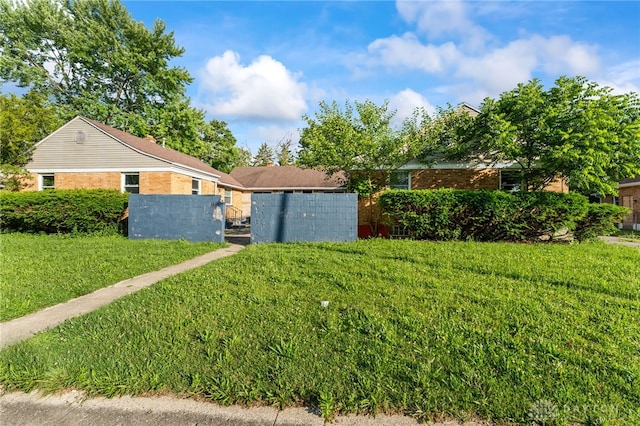 3558 Stanford Pl, Dayton, OH 45406 - view of yard featuring a gate