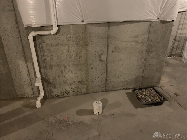 6655 Roycroft Dr, Middletown, OH 45042 - view of unfinished basement