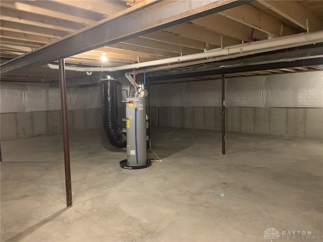 6655 Roycroft Dr, Middletown, OH 45042 - unfinished basement with water heater