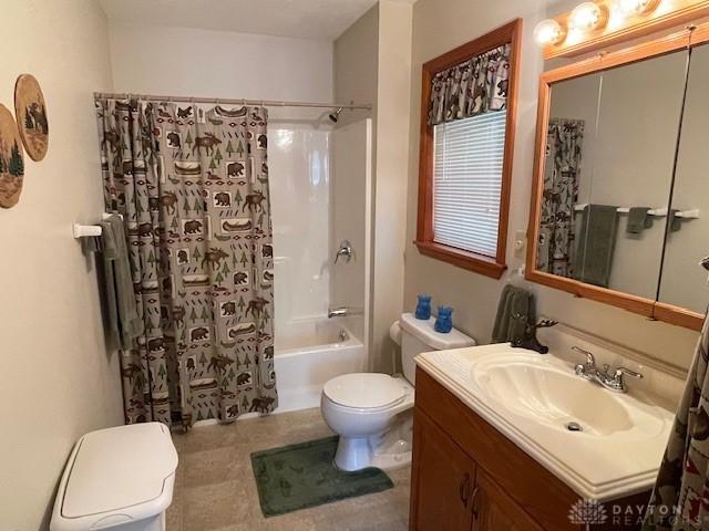 355 N Maple Dr, Hillsboro, OH 45133 - photo 9