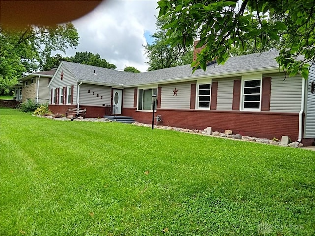 5757 S Dixie Hwy, Franklin, OH 45005 - ranch-style home with a front yard and brick siding