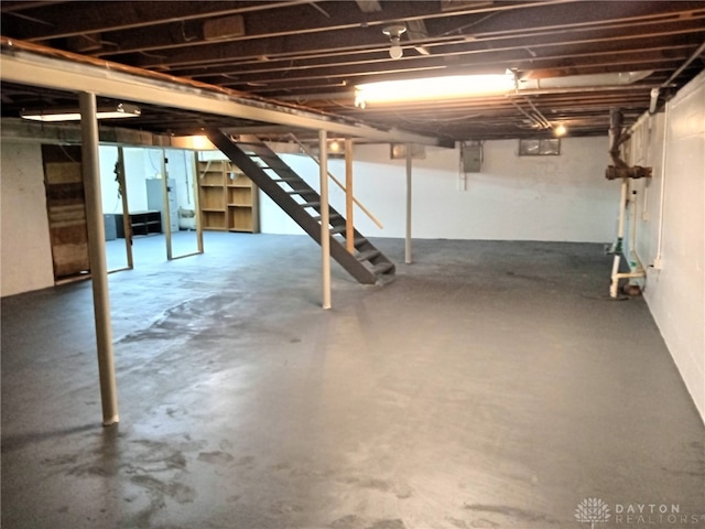 5757 S Dixie Hwy, Franklin, OH 45005 - unfinished basement featuring stairway