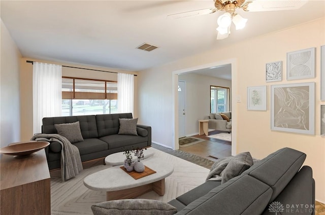 106 Mark Ct, Germantown, OH 45327 - living area featuring ceiling fan
