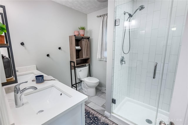 4629 Wicklow Dr, Middletown, OH 45042 - bathroom with a shower stall and double vanity