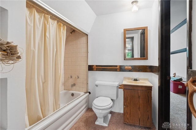 8760 State Route 380, Chester Twp, OH 45177 - full bath with shower / tub combo with curtain and vanity
