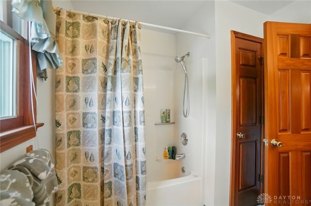 3244 N Shoemaker Rd, Lebanon, OH 45036 - bathroom featuring shower / bath combination with curtain