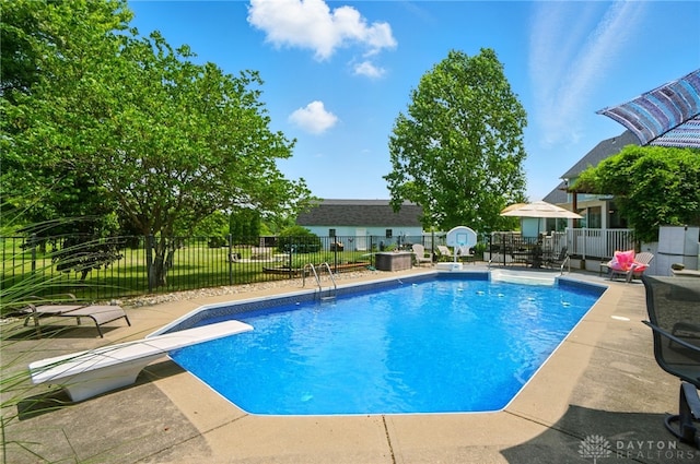 3244 N Shoemaker Rd, Lebanon, OH 45036 - view of swimming pool with a patio and a diving board