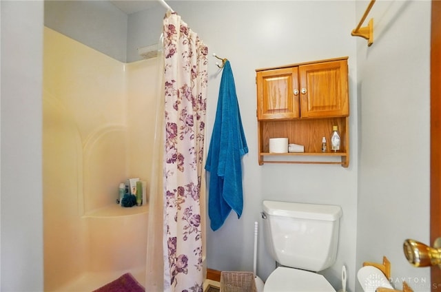 3244 N Shoemaker Rd, Lebanon, OH 45036 - full bathroom with toilet and a shower with curtain