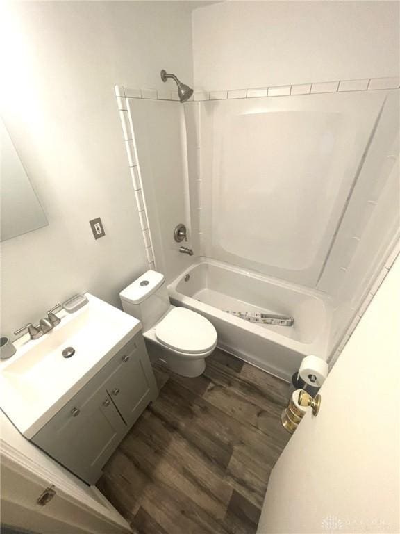 831 Seibert Ave, Miamisburg, OH 45342 - full bathroom featuring wood finished floors, shower / bathtub combination, and vanity