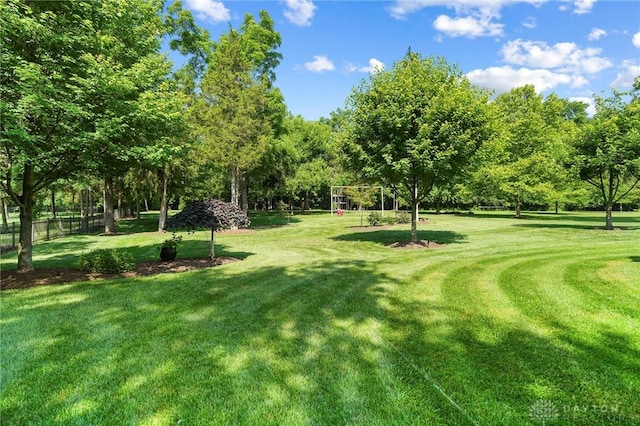 7921 Locust Grove Ct, Springboro, OH 45066 - view of yard featuring view of scattered trees