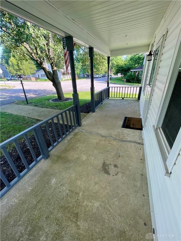 724 Walnut St, Lewisburg, OH 45338 - photo 4