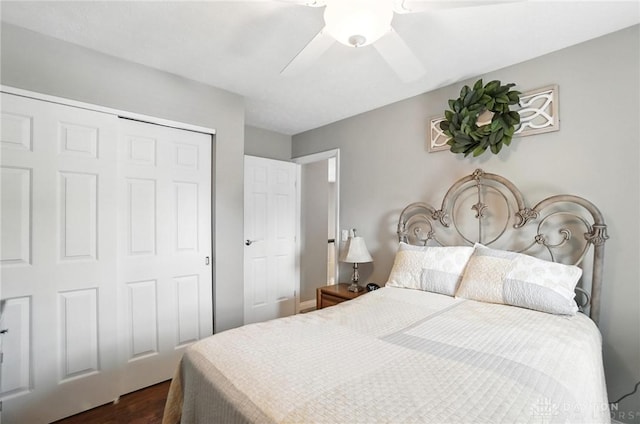 3166 Green Turtle Dr, Butler Twp, OH 45414 - bedroom featuring dark wood-style flooring, a closet, and ceiling fan