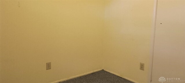 29 Elm St, Jamestown Vlg, OH 45335 - carpeted empty room with baseboards