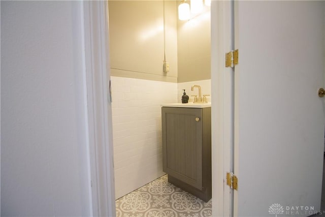 101 Blue Gate Cir Unit 1, Dayton, OH 45429 - bathroom featuring vanity