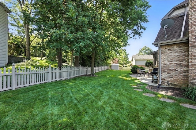 1101 Fox Chase Ct, Centerville, OH 45459 - fenced yard with a patio area