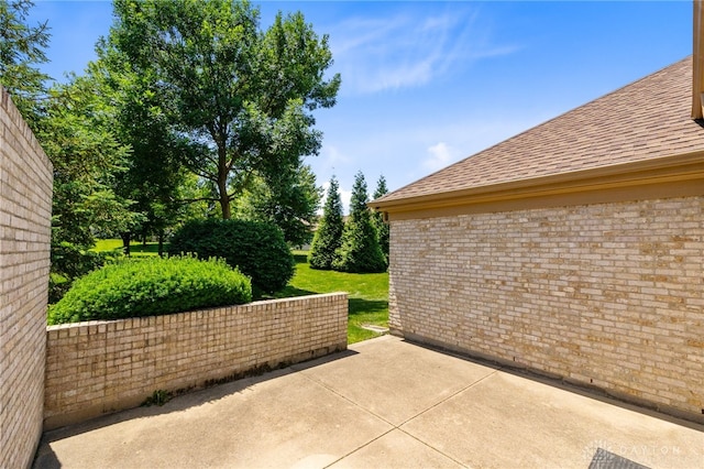 2396 Vienna Pkwy, Dayton, OH 45459 - view of patio / terrace