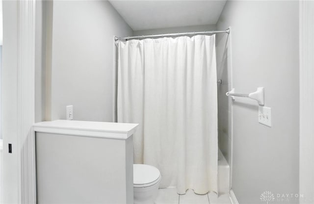 10598 Falls Creek Ln, Washington Twp, OH 45458 - bathroom with tile patterned flooring and shower / tub combo