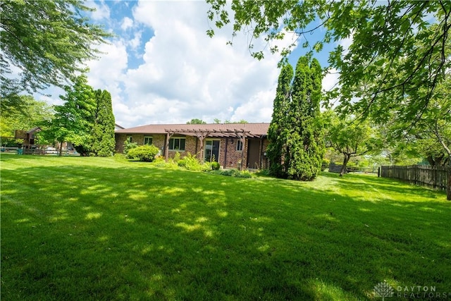4425 E Entrada Dr, Beavercreek, OH 45431 - view of yard