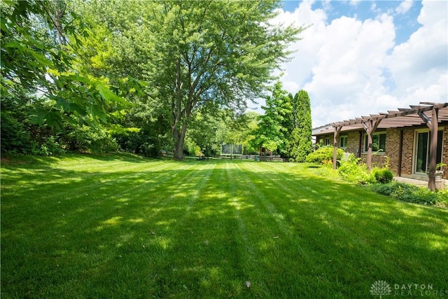 4425 E Entrada Dr, Beavercreek, OH 45431 - view of yard with a pergola