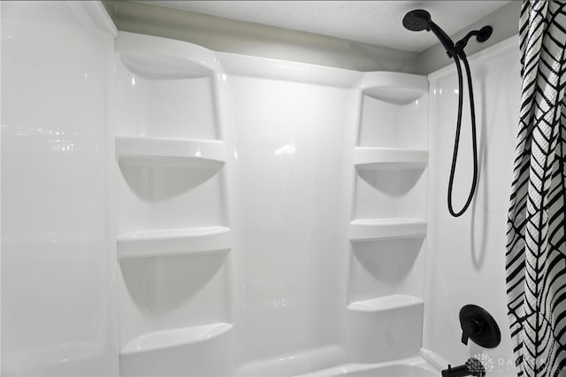 8052 Timberlodge Trl, Washington Twp, OH 45458 - bathroom view of shower / bath combo