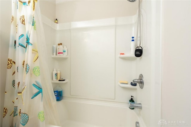 1009 Glen Kegley Dr, Xenia, OH 45385 - full bathroom featuring shower / bath combo with shower curtain