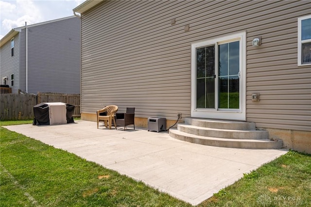 1009 Glen Kegley Dr, Xenia, OH 45385 - back of property with entry steps and a patio area
