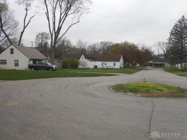 1930 Emerald Ct, Dayton, OH 45403 - view of asphalt road