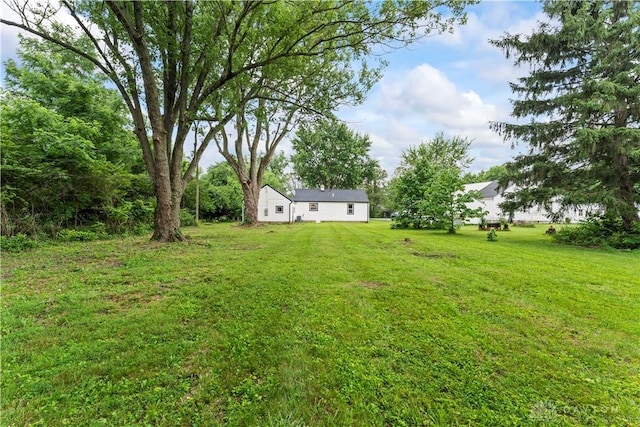 1209 Maple St, Troy, OH 45373 - view of grassy yard