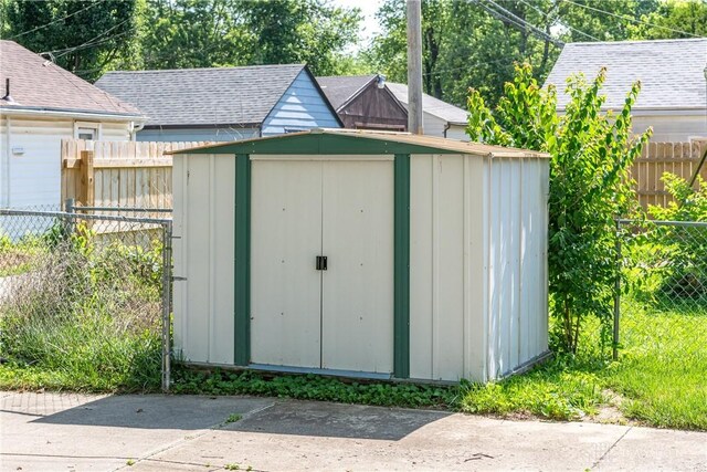 1129 Eureka Dr, Kettering, OH 45419 - view of shed